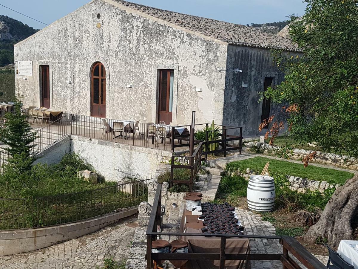 Regia Trazzera Hotel Ragusa Bagian luar foto