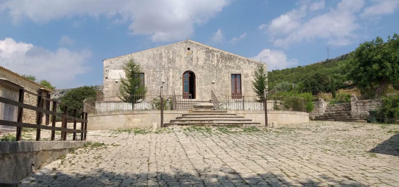 Regia Trazzera Hotel Ragusa Bagian luar foto